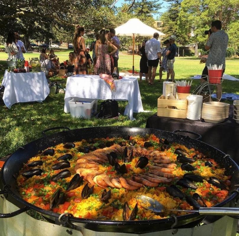 Paella dehors BISCA TRAITEUR PAELLA